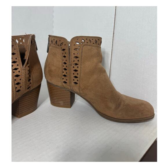 Indigo Rd. Women's Ankle Booties tan / brown with heel size 6.5 - Picture 1 of 14